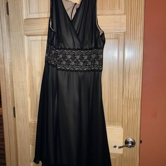 Black Dress: Size : Dressbarn Woman Collection: 24W - Picture 5 of 5